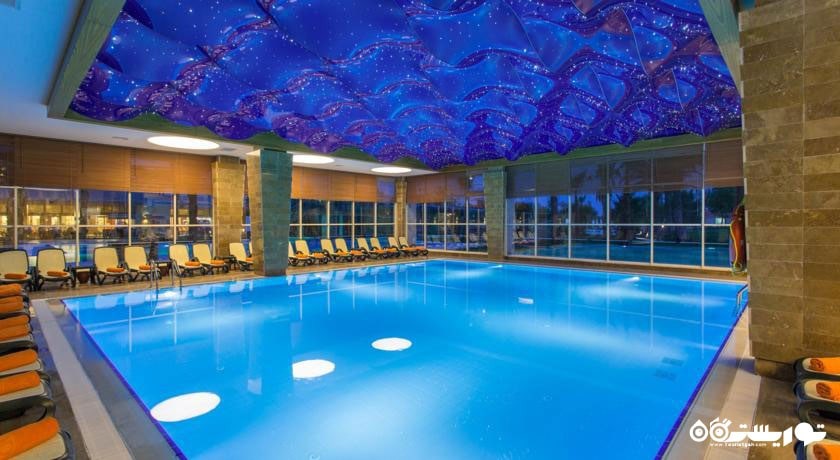 استخر سرپوشیده هتل شروود بریز ز ریزورت